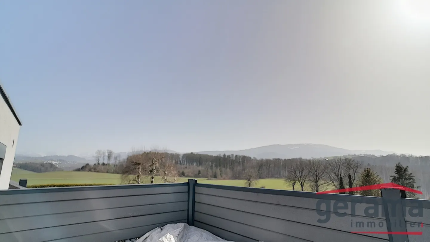 Familienvilla mit 3 Wohnungen und Gemeinschaftspool - Foto 2 von 36