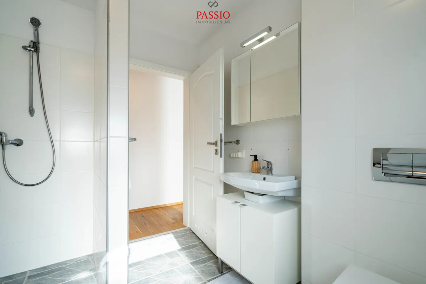 8.5-Room Multi-Family House with 3 Apartments in Unobstructed Location - Photo 22 of 33