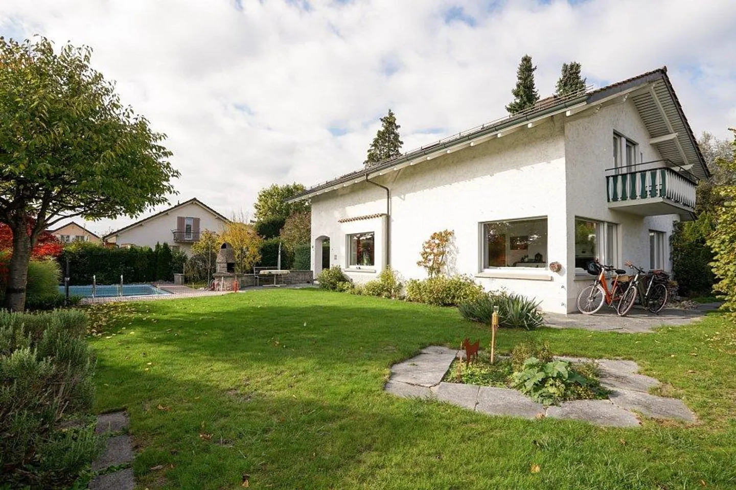 Detached single-family house with 7.5 rooms - Photo 1 of 12