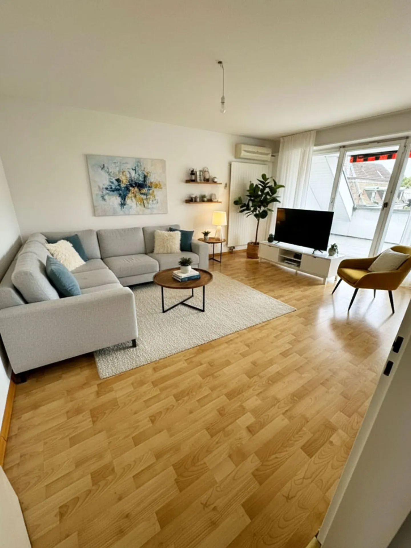 Apartment for rent - Photo 1 of 6