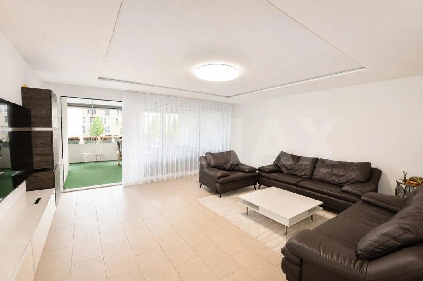 Generous, modern and rented - 5.5-room condominium as ... - Photo 3 of 13