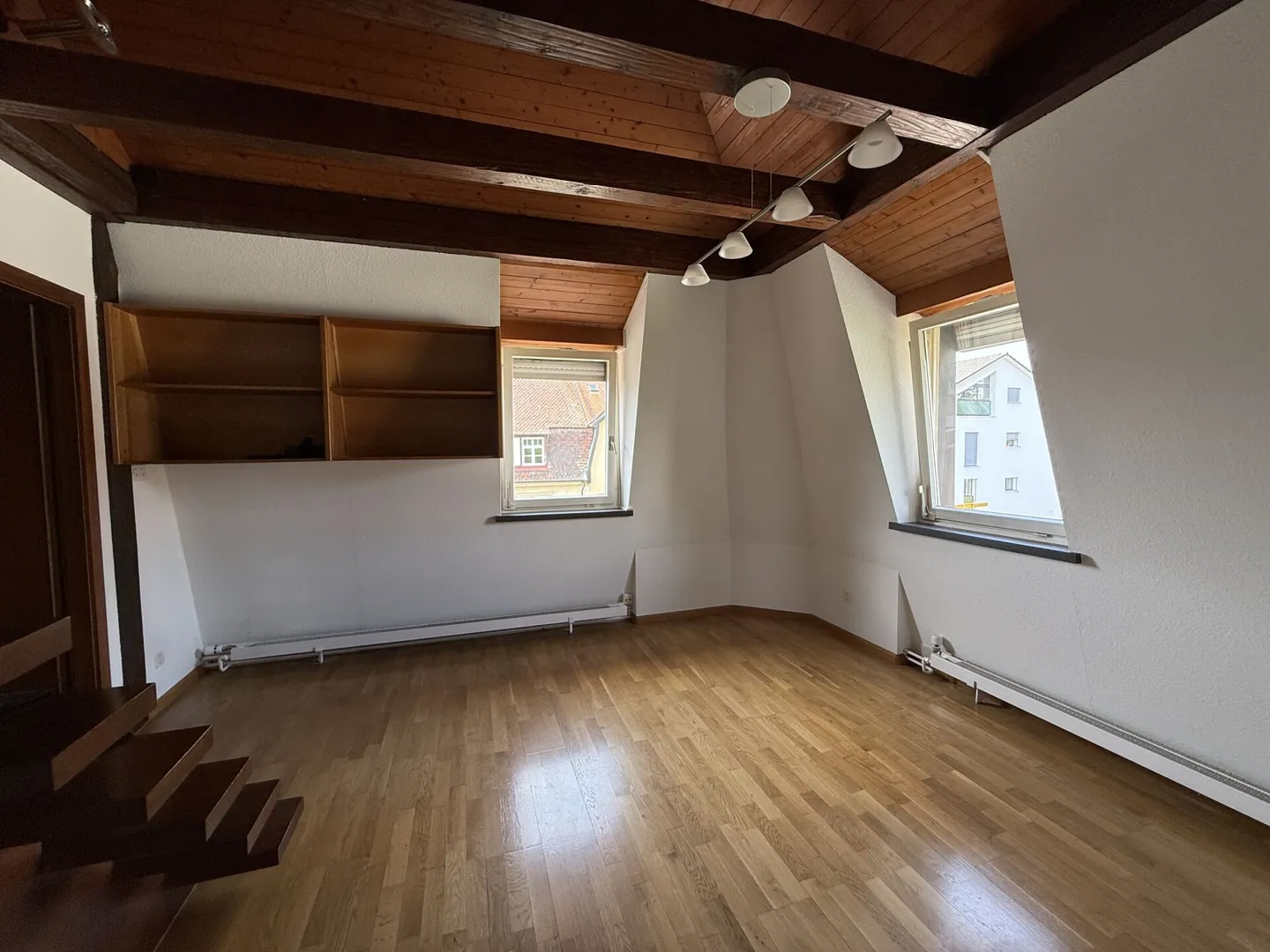 Appartamento duplex 3,5 locali con bel balcone - Foto 3 di 9