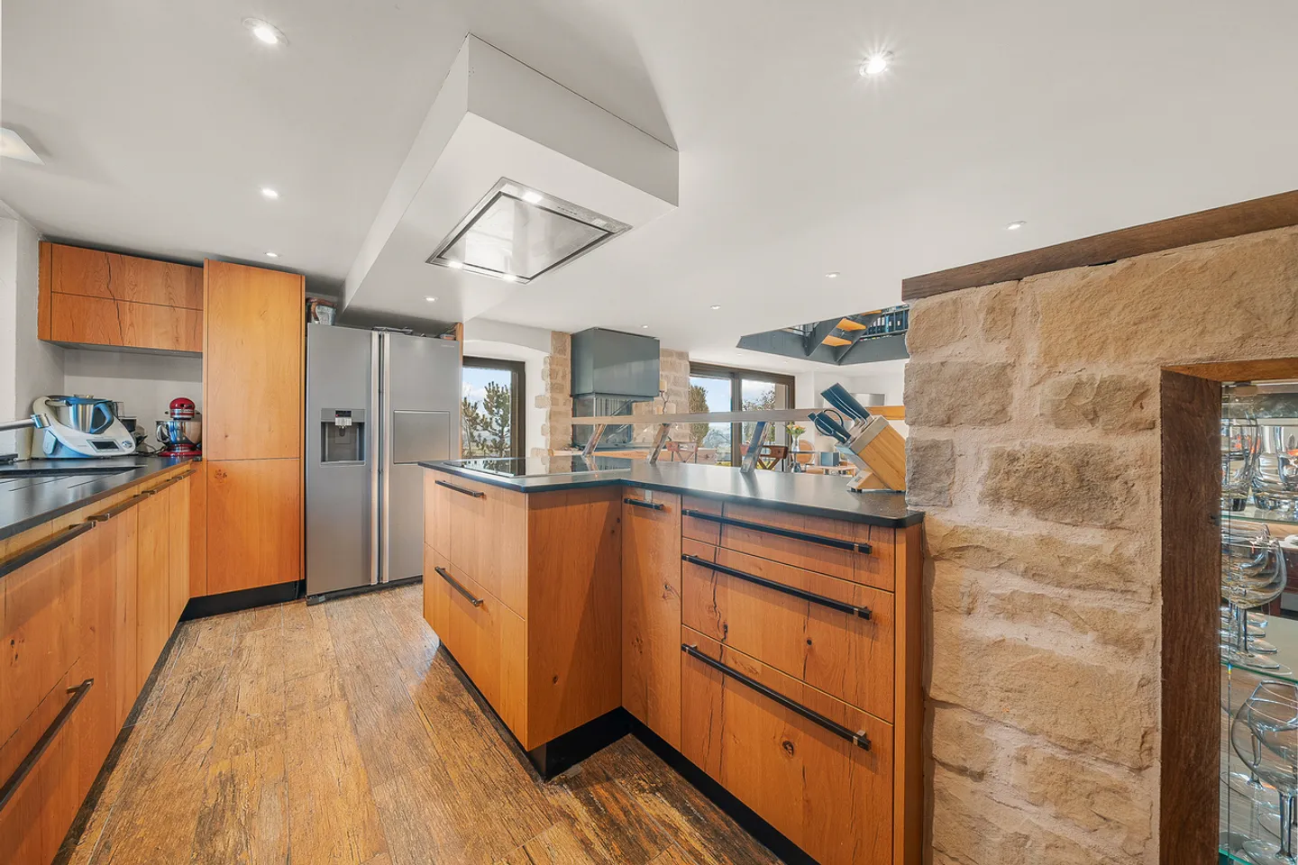 Fully renovated building with character and charm, peaceful location - Photo 5 of 18