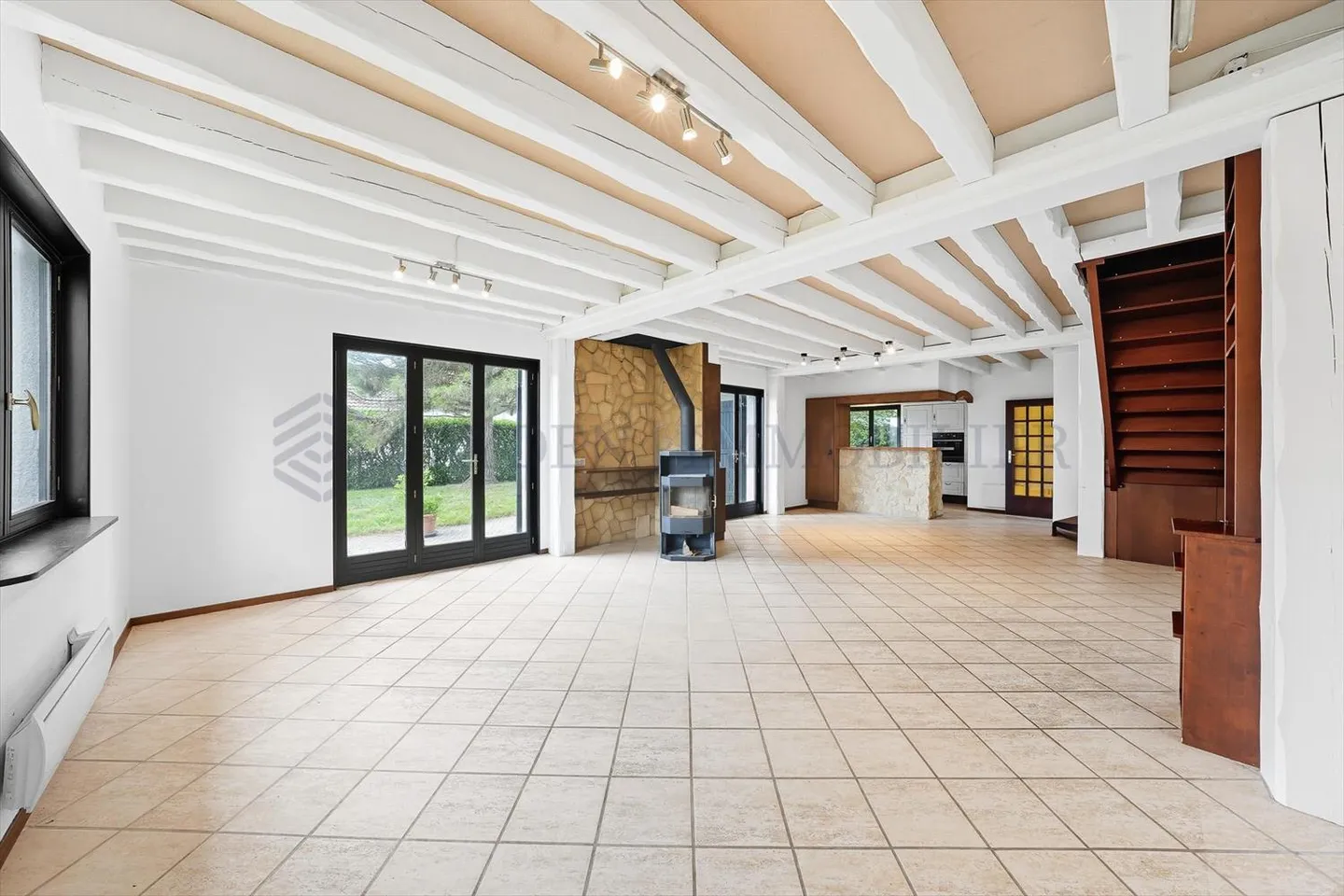 Prächtige 7-Zimmer-Villa mit großem Grundstück - Foto 4 von 8