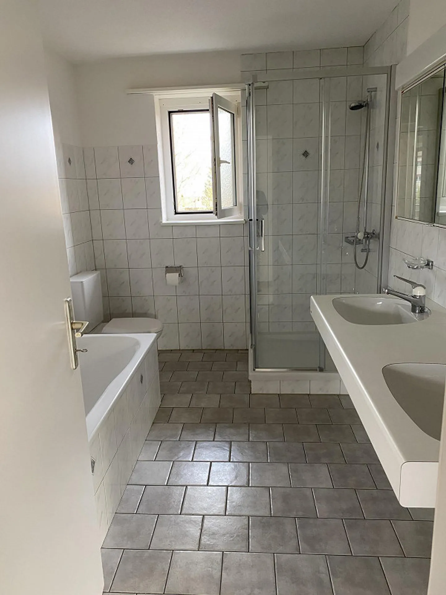 Helle sonnige Wohnung zu vermieten - Foto 7 von 12