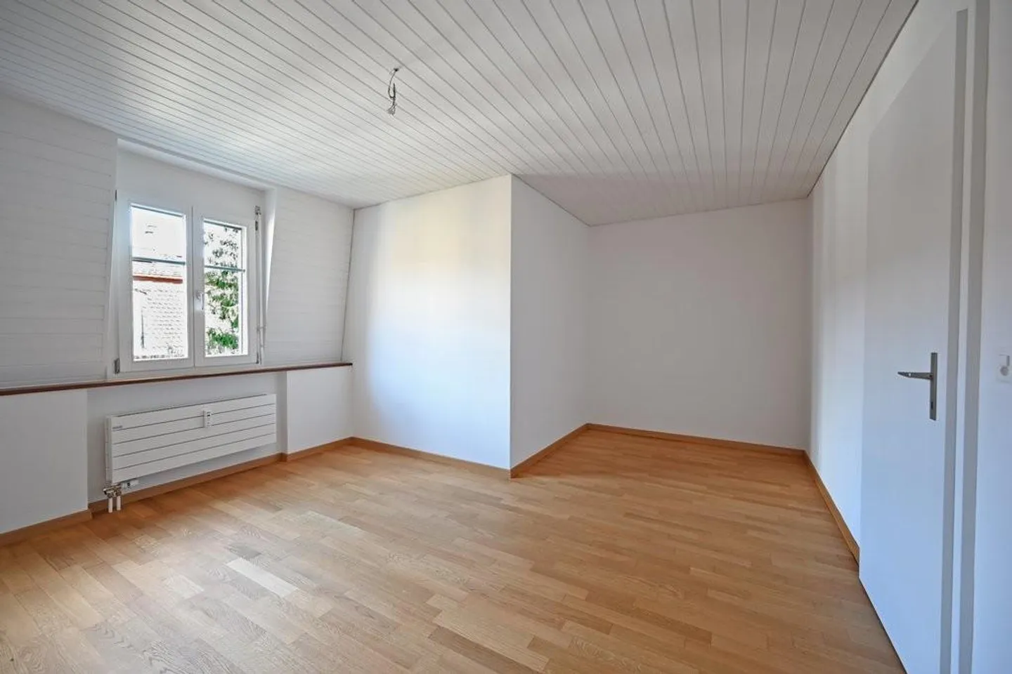 Appartamento mansardato ristrutturato con charme nel popolare Länggasse - Foto 2 di 9