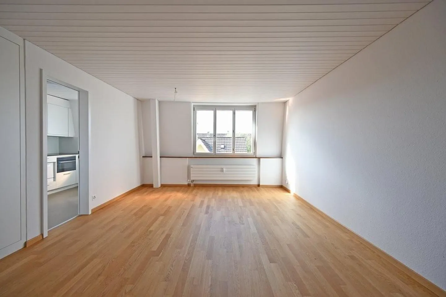 Appartamento mansardato ristrutturato con charme nel popolare Länggasse - Foto 4 di 9