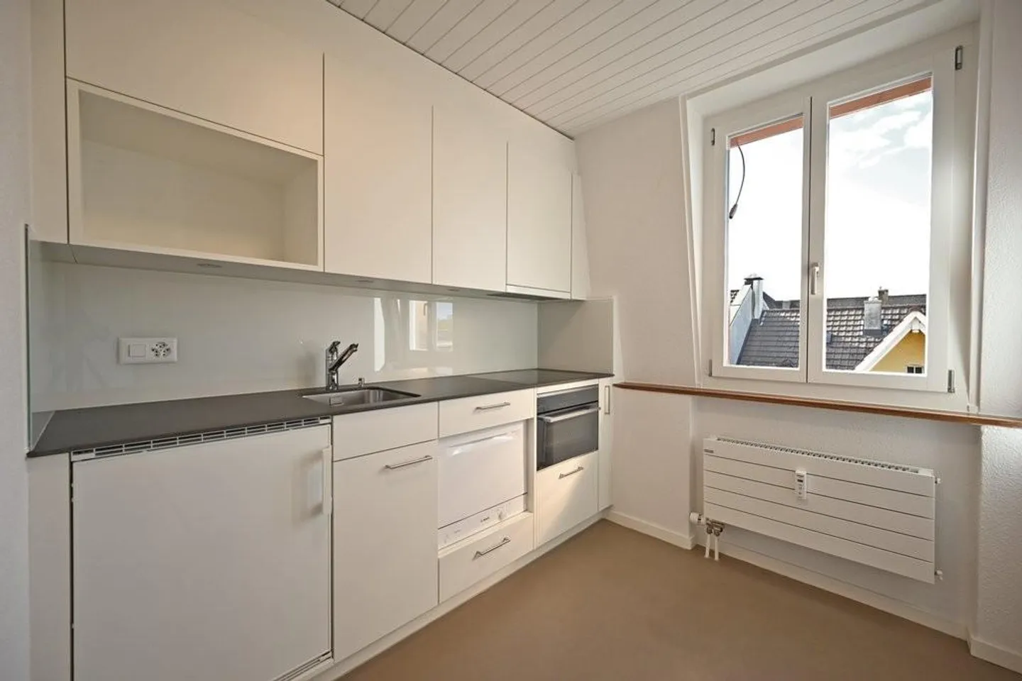 Appartamento mansardato ristrutturato con charme nel popolare Länggasse - Foto 5 di 9
