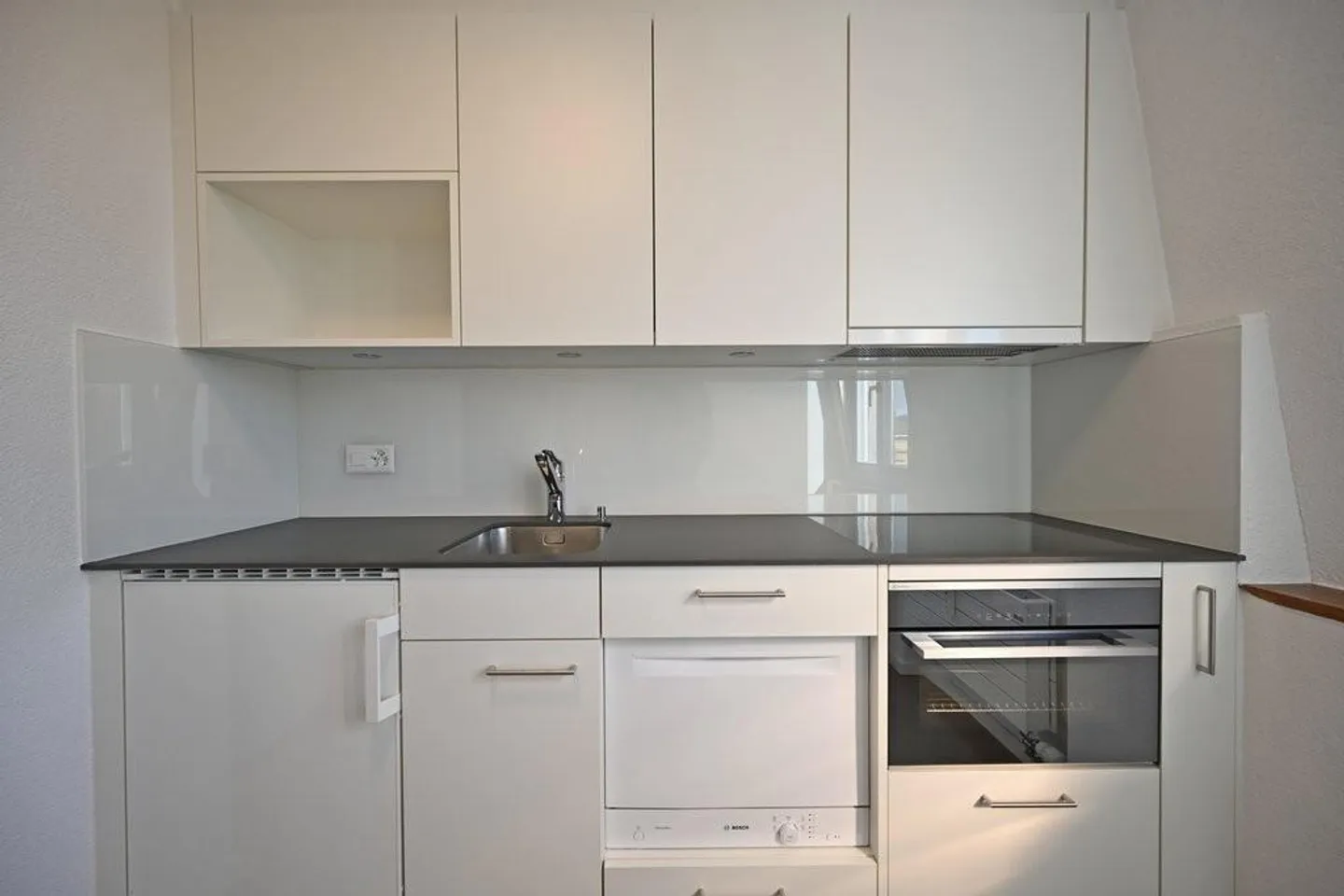 Appartamento mansardato ristrutturato con charme nel popolare Länggasse - Foto 6 di 9