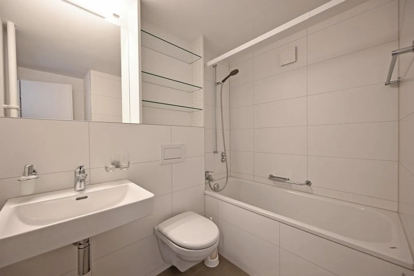 Appartamento mansardato ristrutturato con charme nel popolare Länggasse - Foto 7 di 9