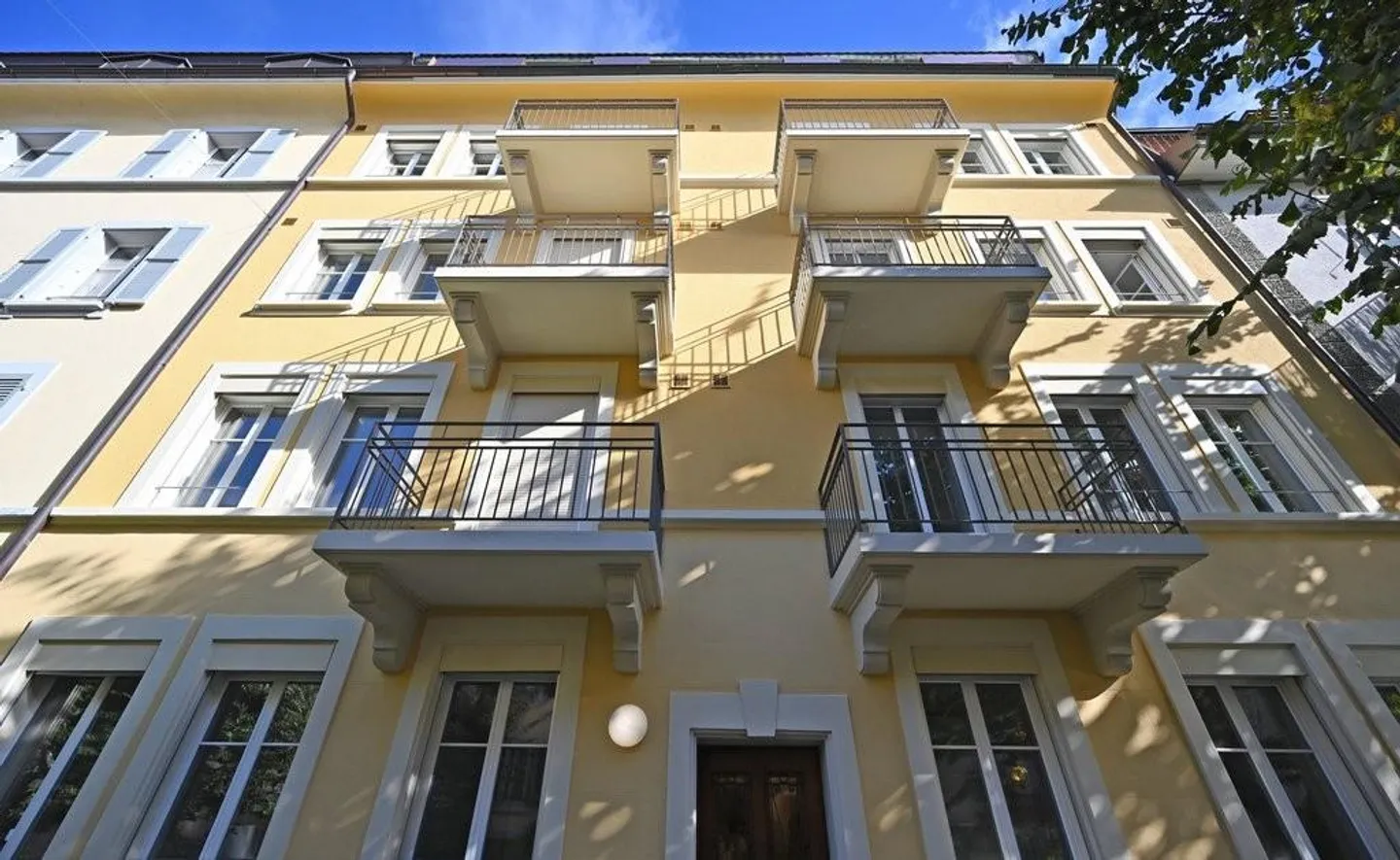Appartamento mansardato ristrutturato con charme nel popolare Länggasse - Foto 1 di 9