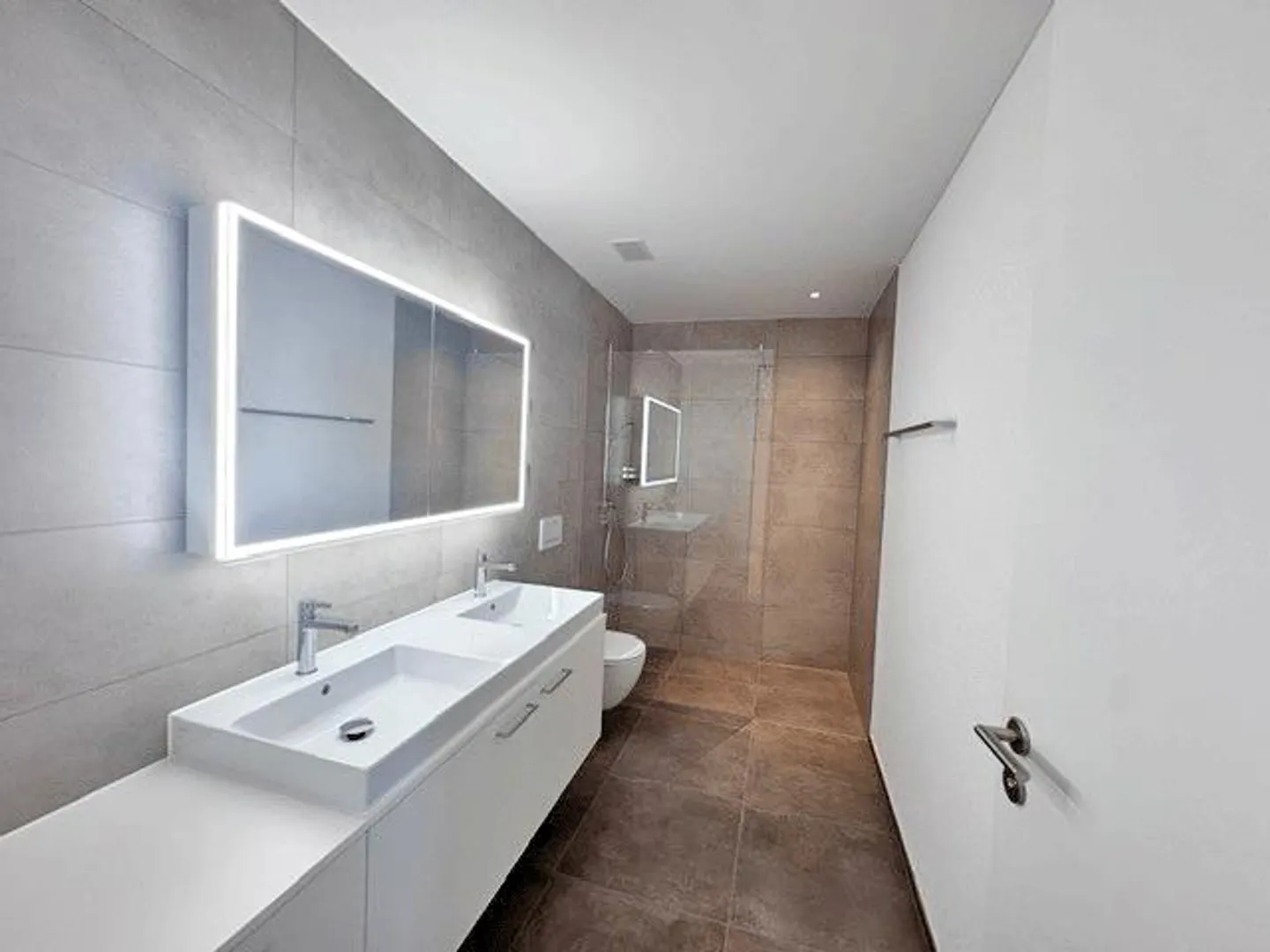 Living with a magnificent view ... new - modern - spacious - Photo 13 of 14