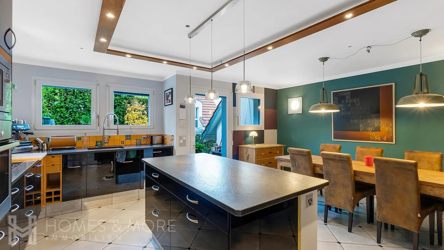 YOUR NEW HOME - MODERN, FAMILY-FRIENDLY AND QUIETLY LOCATED - Photo 5 of 14