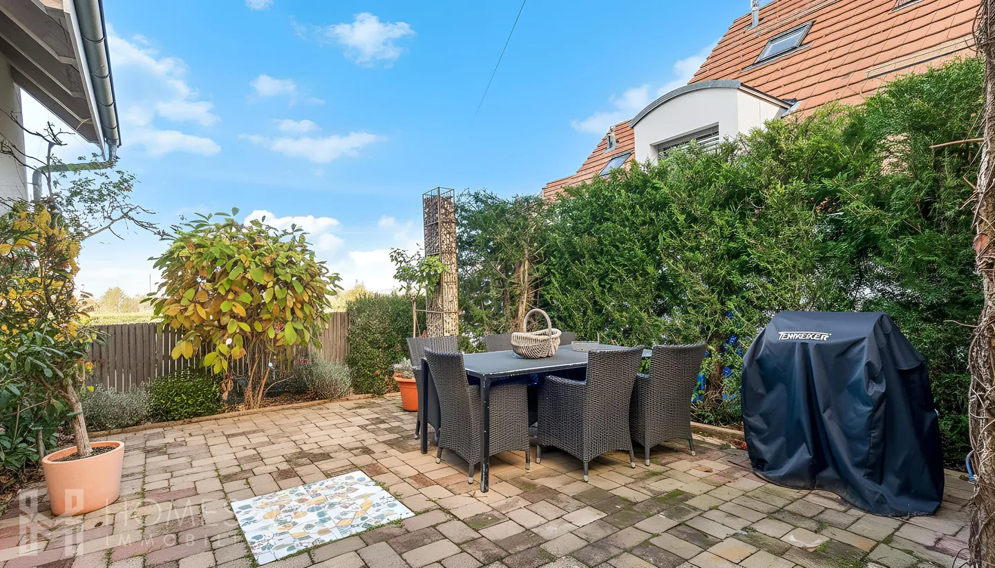 YOUR NEW HOME - MODERN, FAMILY-FRIENDLY AND QUIETLY LOCATED - Photo 12 of 14