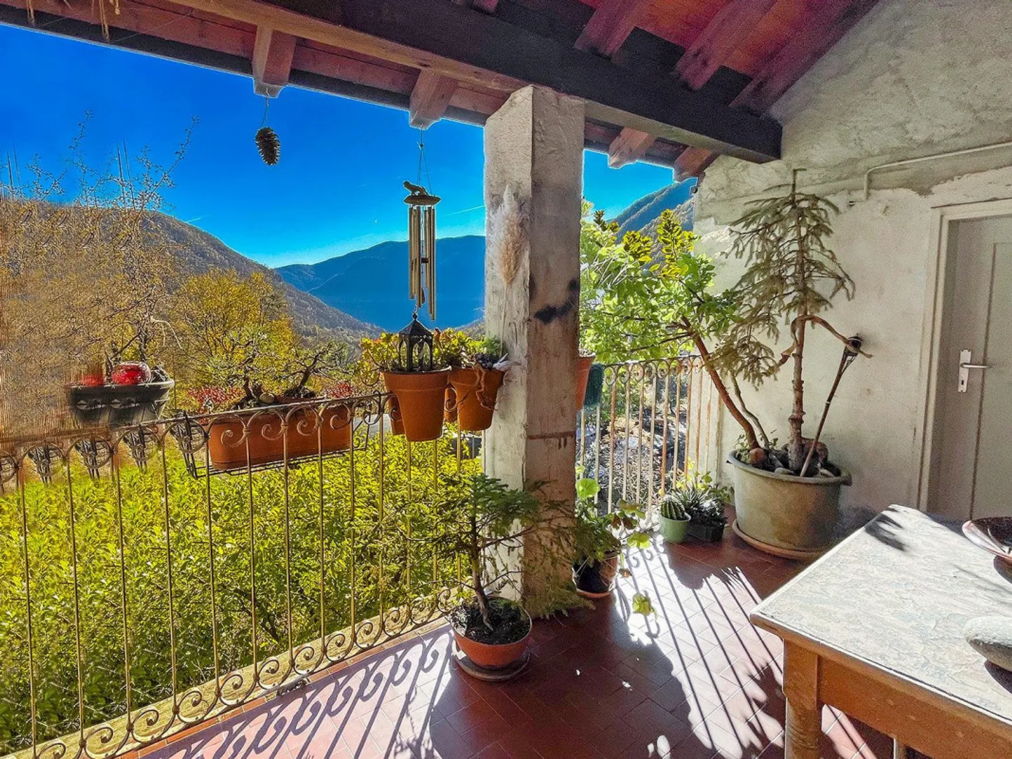 Casa Tipica Ticinese con giardino -  Typisches Tessiner Haus mit Garten - Foto 1 di 13