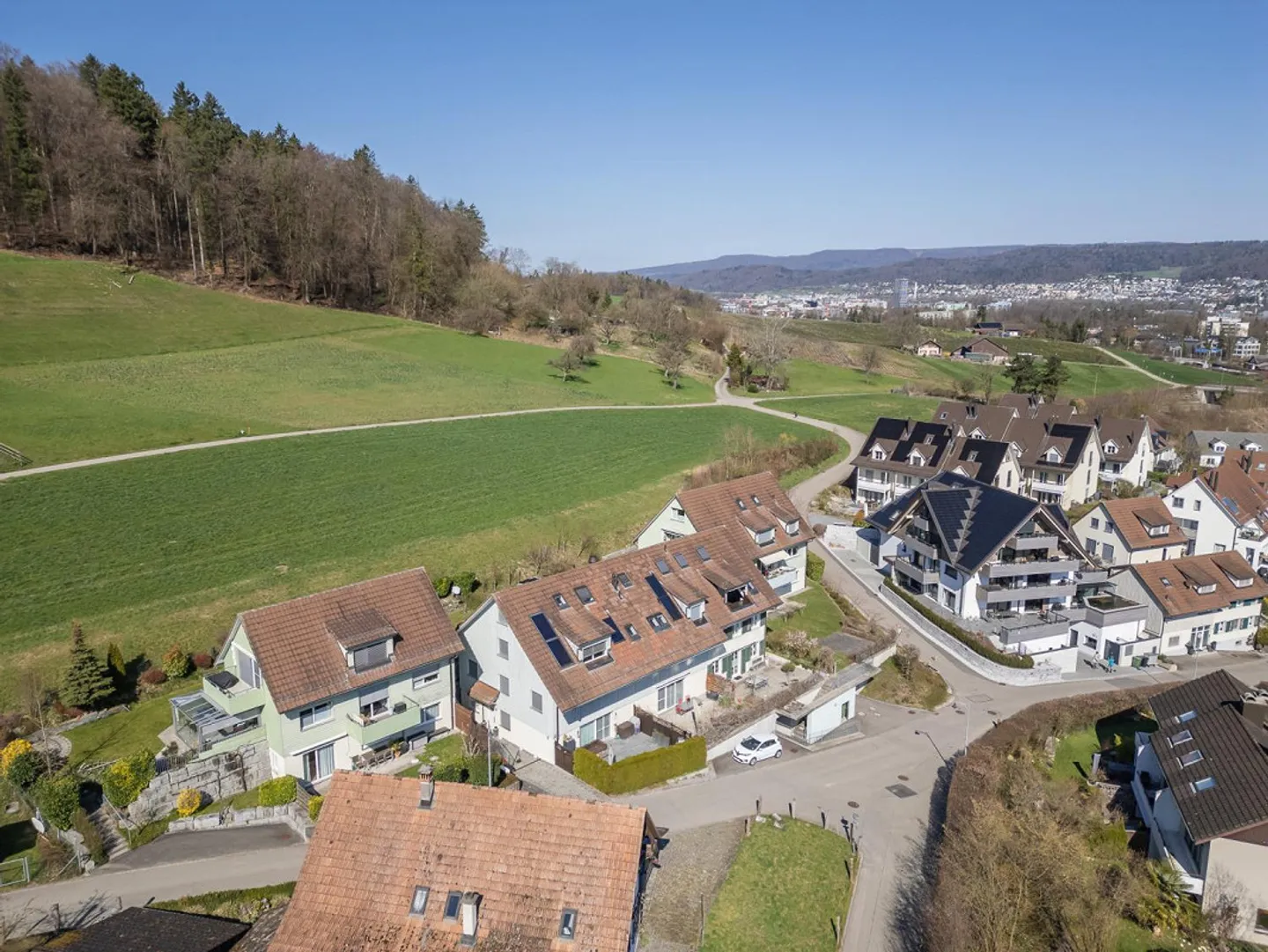 Living like in a single-family home - Photo 7 of 7