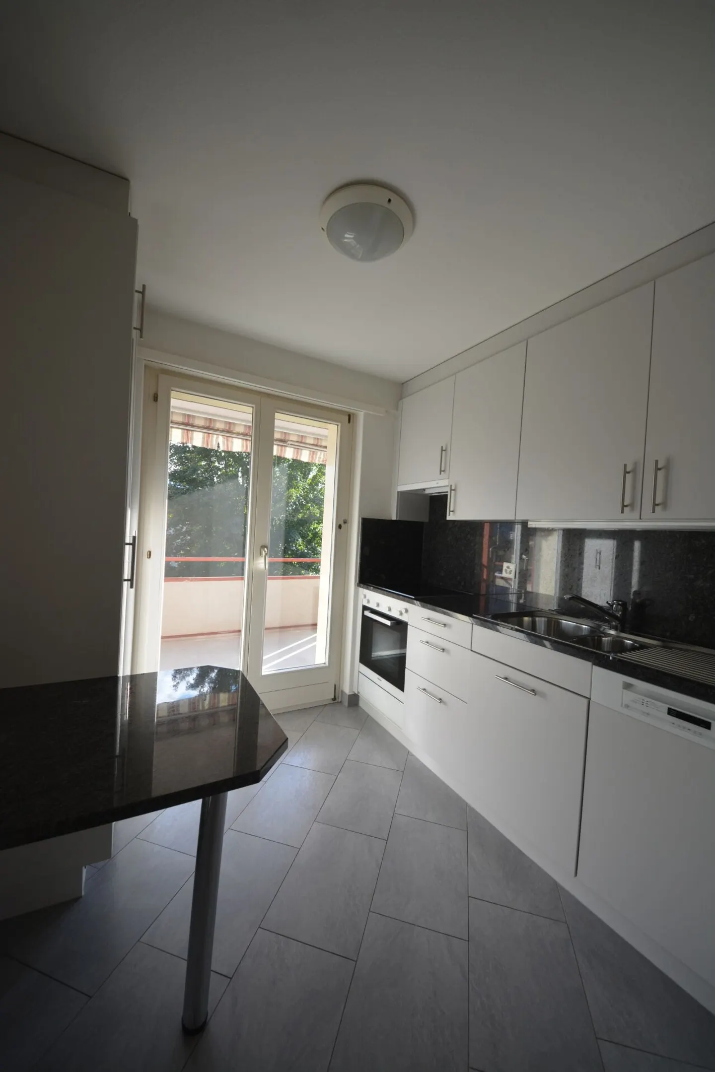Bellissimo appartamento di 2 stanze cerca nuovo inquilino! - Foto 2 di 10
