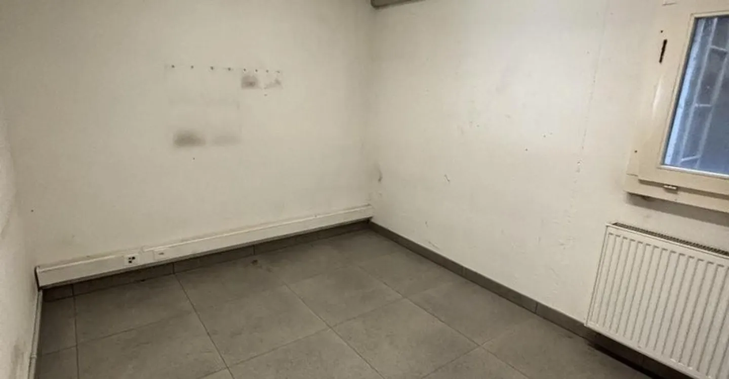 Magazzino spazioso di 620m2 idealmente situato a Clarens! - Foto 10 di 10
