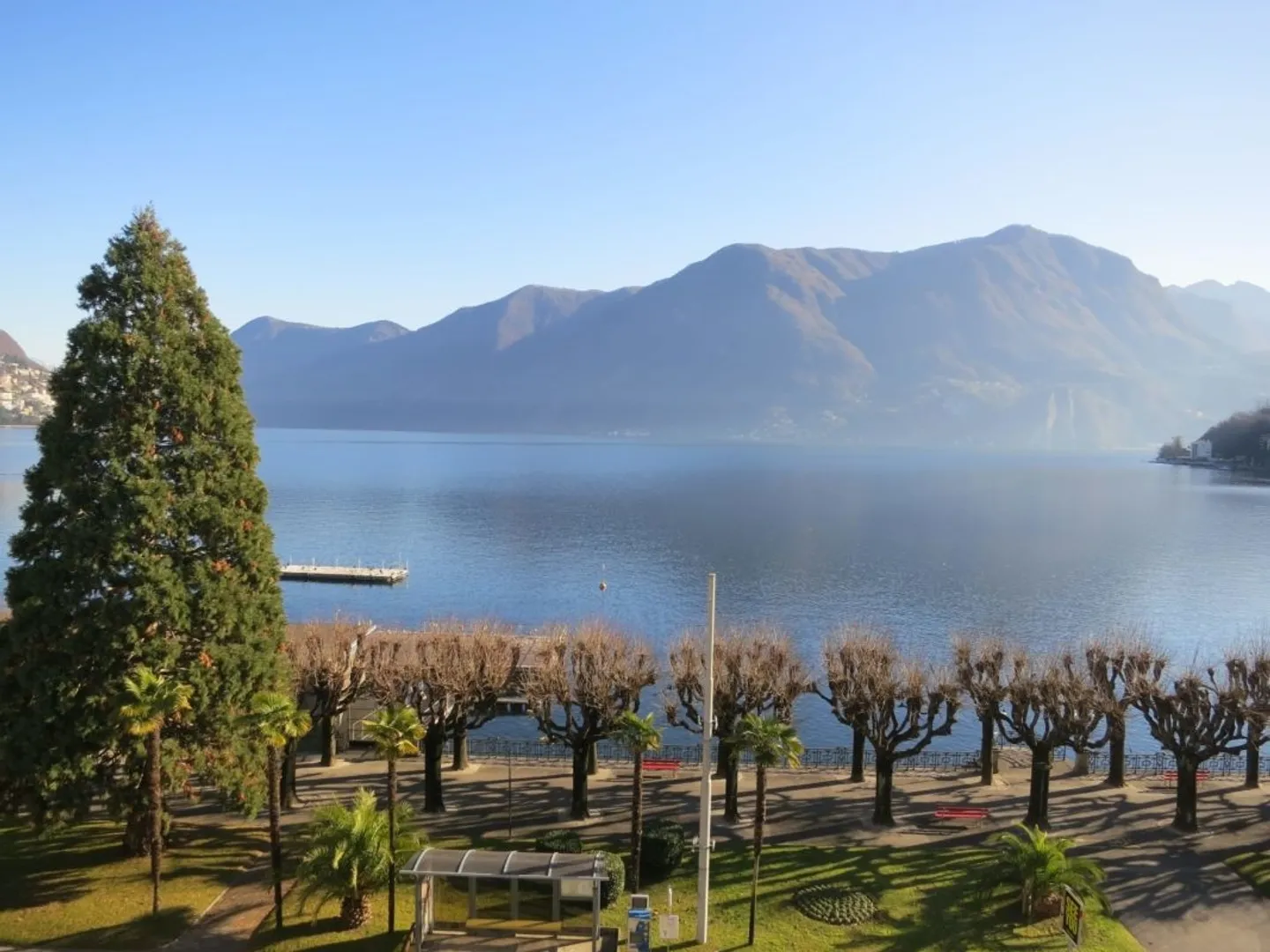 Appartamento di lusso in prima fila sul Lago di Lugano - Foto 2 di 3