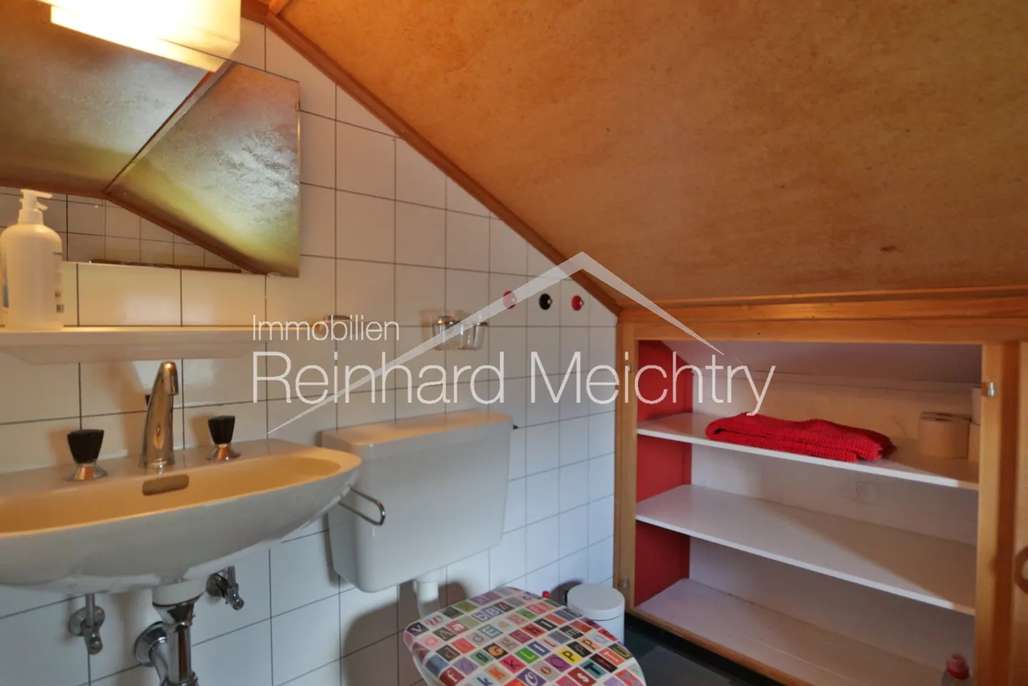 Maison résidentielle spacieuse avec beaucoup d'espace extérieur et une vue imprenable - Photo 34 sur 52