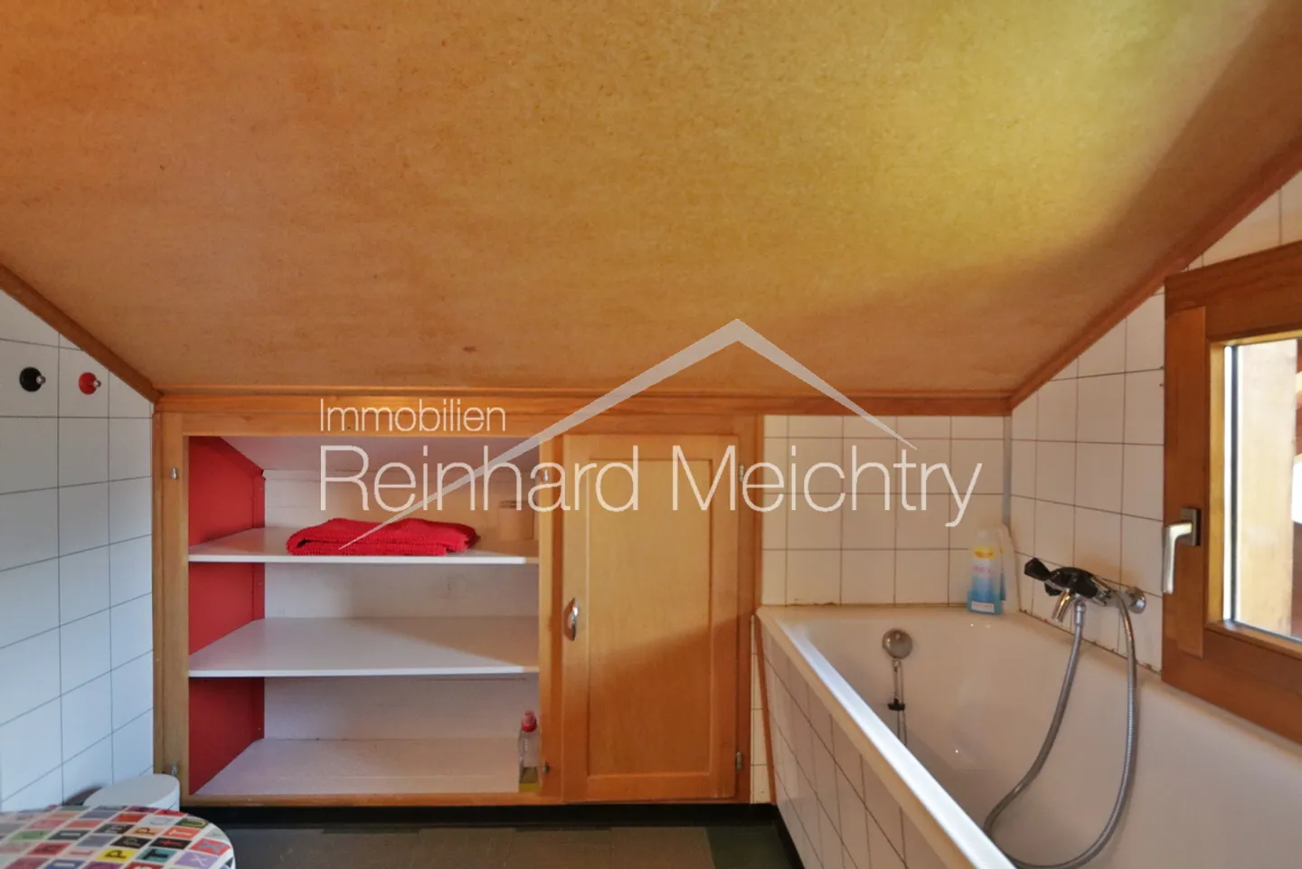 Maison résidentielle spacieuse avec beaucoup d'espace extérieur et une vue imprenable - Photo 35 sur 52