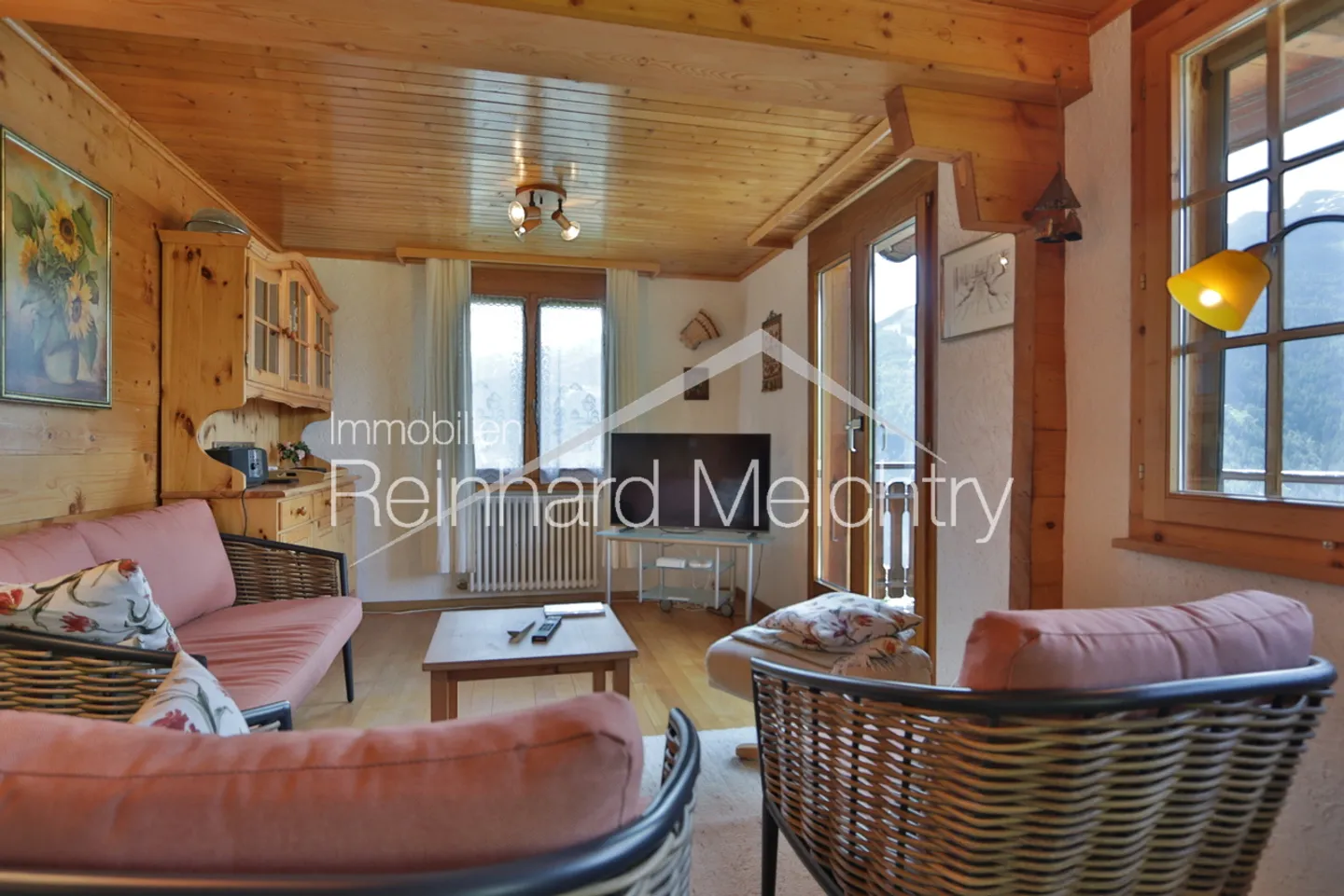 Maison résidentielle spacieuse avec beaucoup d'espace extérieur et une vue imprenable - Photo 14 sur 52