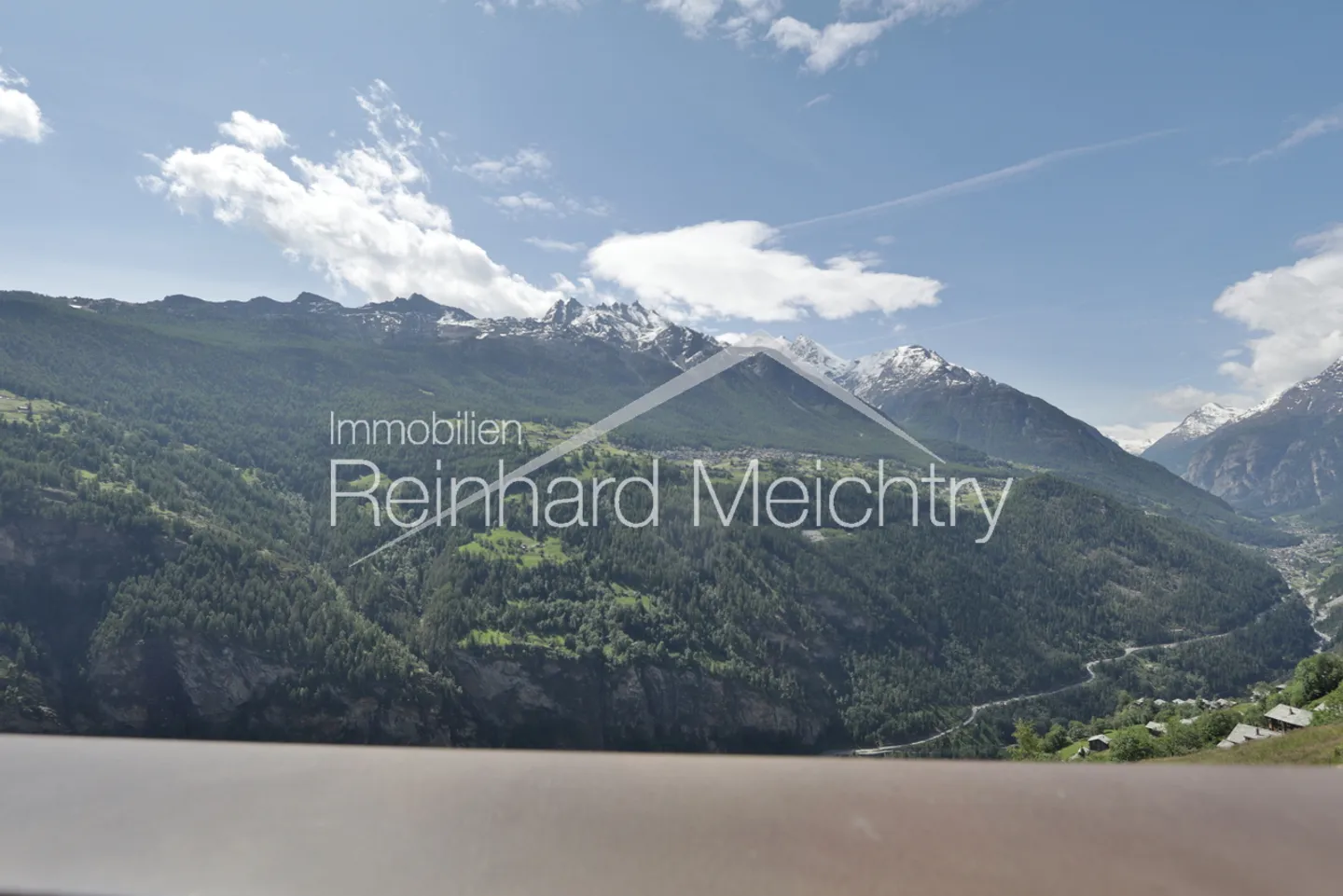 Maison résidentielle spacieuse avec beaucoup d'espace extérieur et une vue imprenable - Photo 26 sur 52