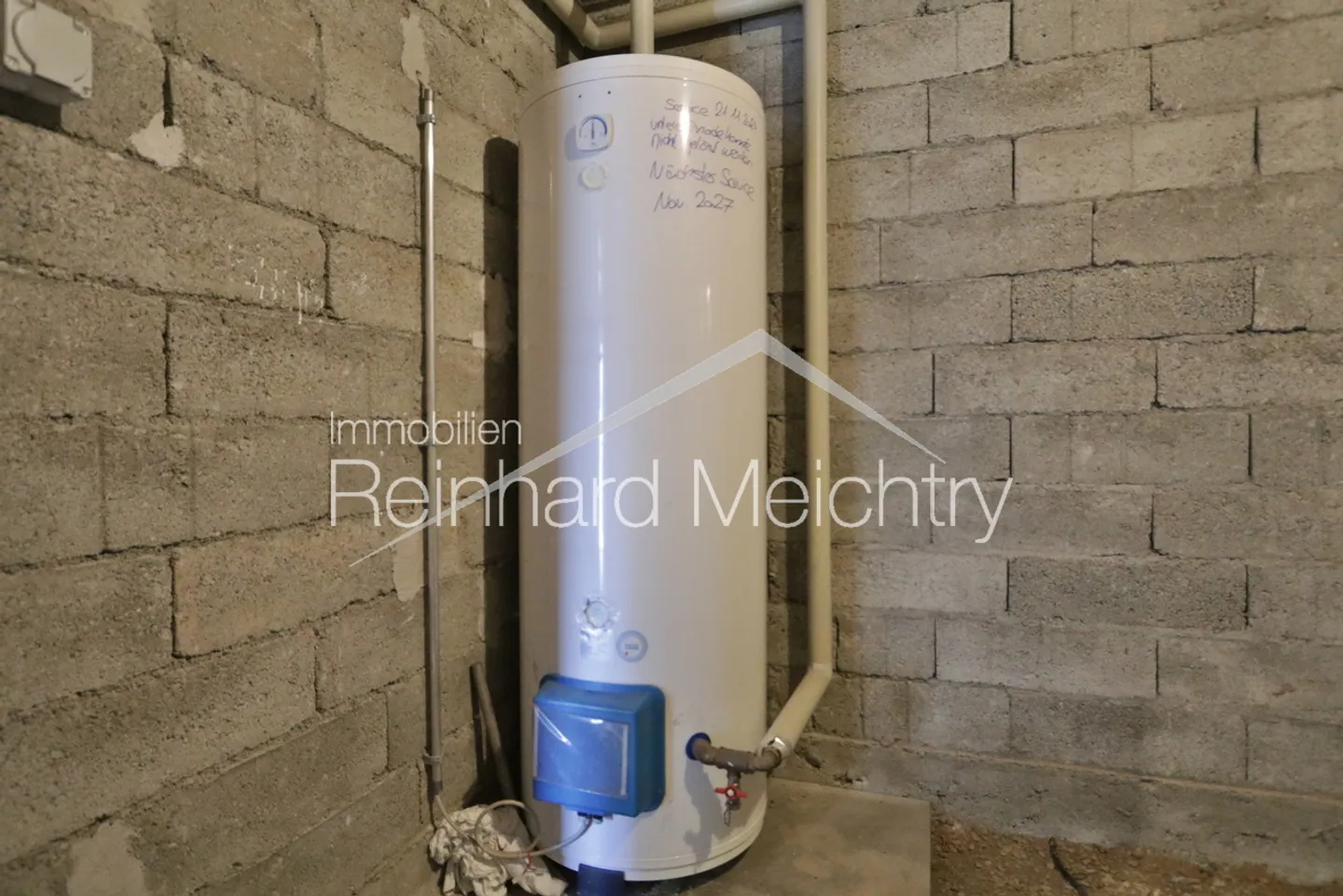 Maison résidentielle spacieuse avec beaucoup d'espace extérieur et une vue imprenable - Photo 40 sur 52