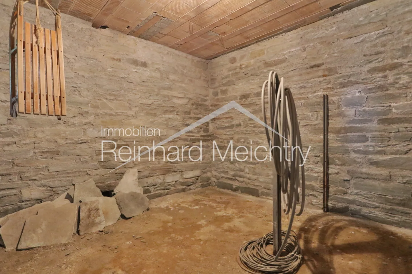 Maison résidentielle spacieuse avec beaucoup d'espace extérieur et une vue imprenable - Photo 43 sur 52