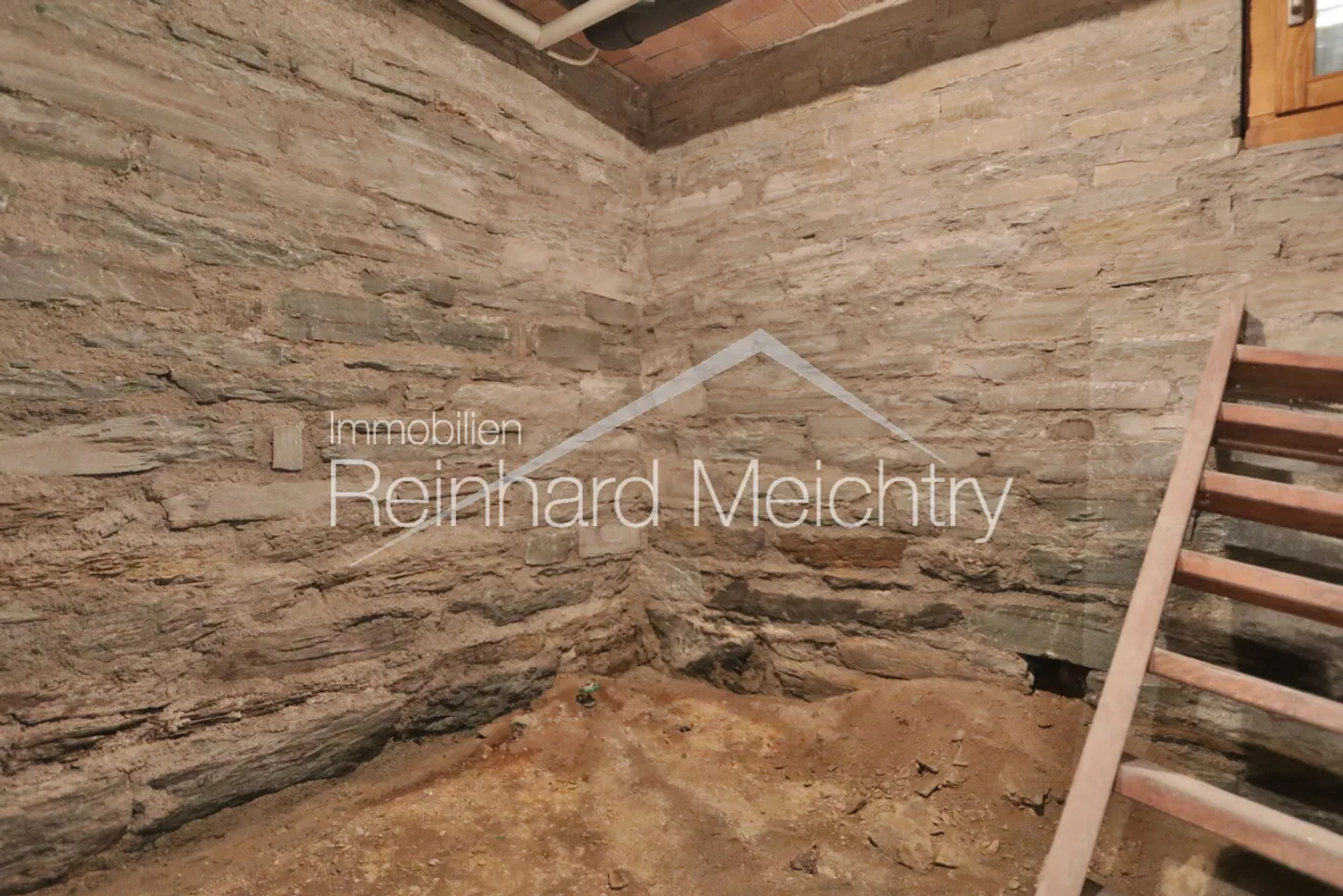 Maison résidentielle spacieuse avec beaucoup d'espace extérieur et une vue imprenable - Photo 44 sur 52