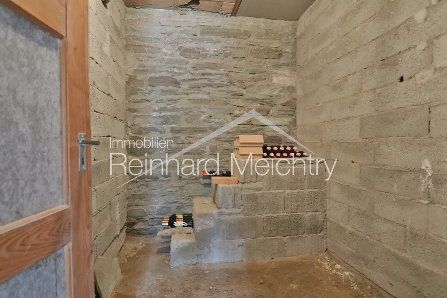 Maison résidentielle spacieuse avec beaucoup d'espace extérieur et une vue imprenable - Photo 45 sur 52