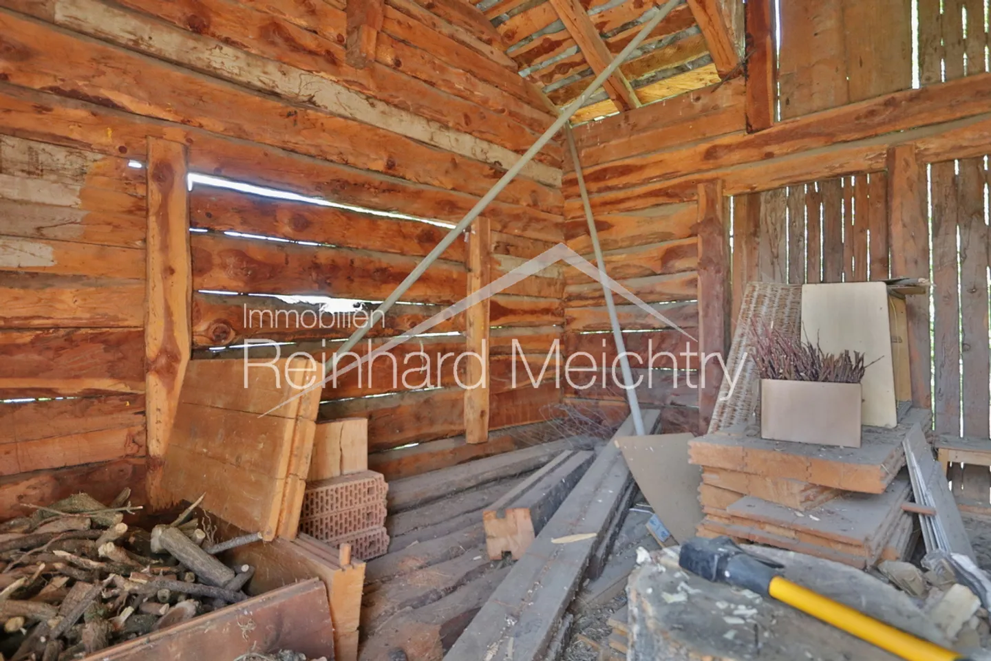 Maison résidentielle spacieuse avec beaucoup d'espace extérieur et une vue imprenable - Photo 46 sur 52