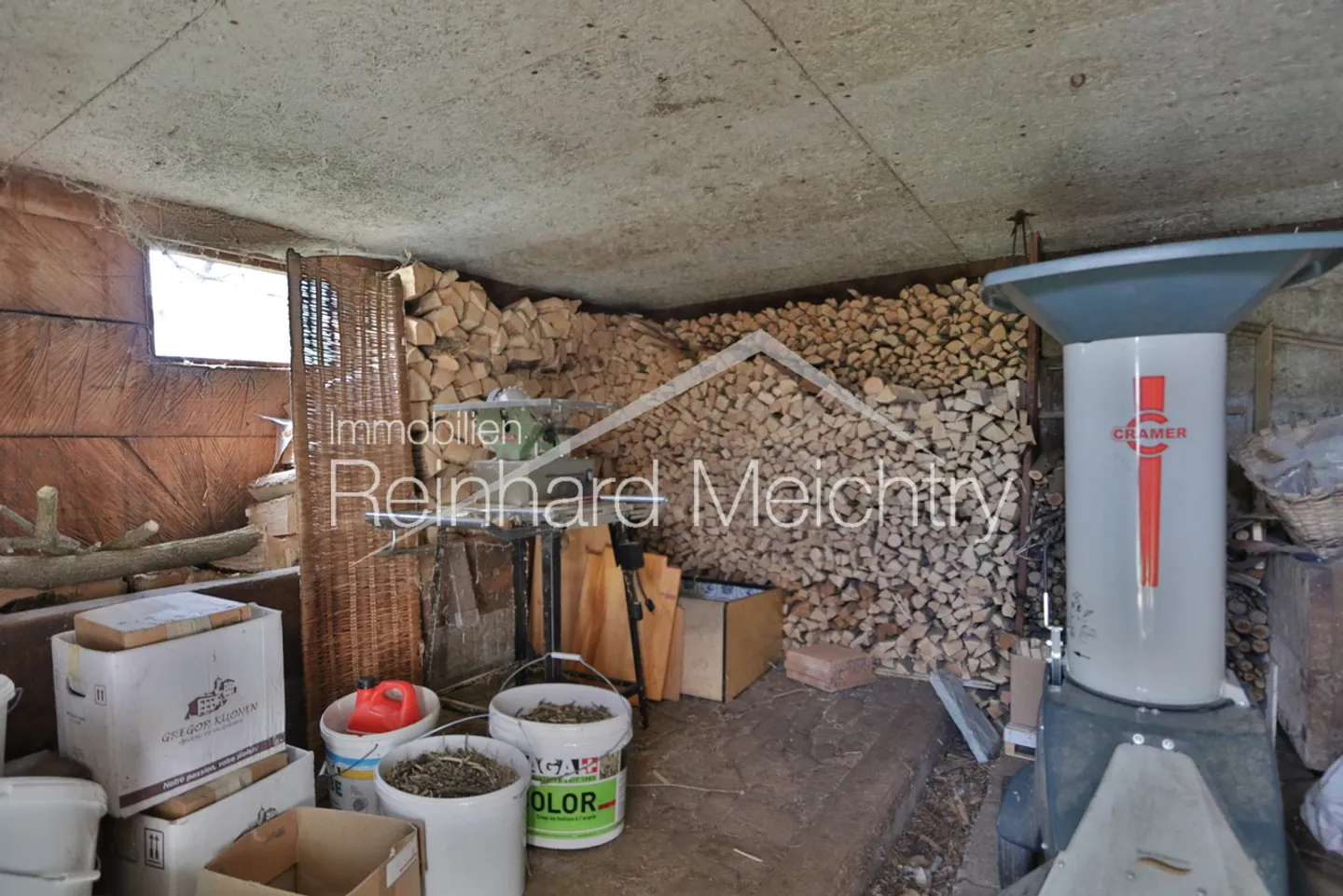 Maison résidentielle spacieuse avec beaucoup d'espace extérieur et une vue imprenable - Photo 47 sur 52