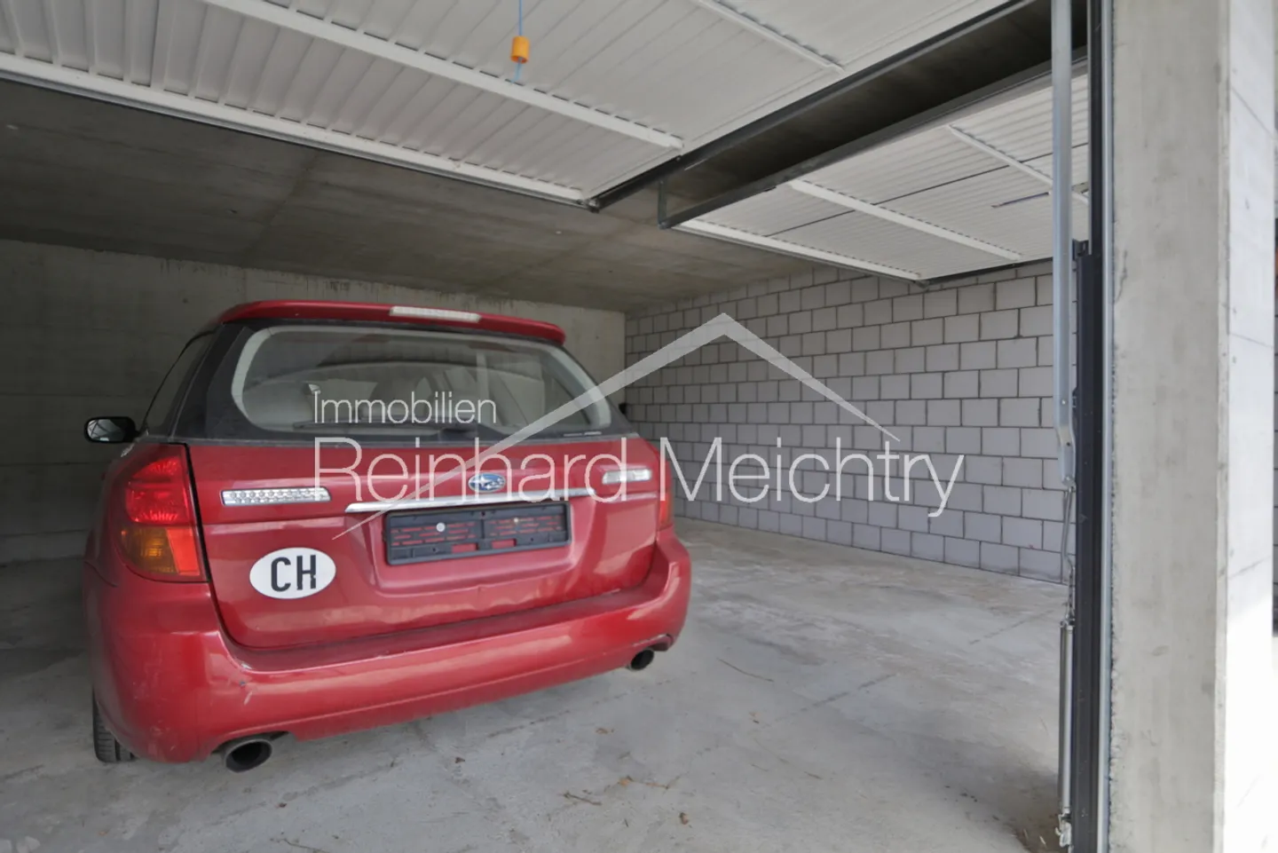 Maison résidentielle spacieuse avec beaucoup d'espace extérieur et une vue imprenable - Photo 49 sur 52