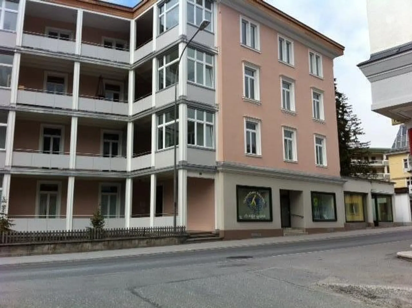 Modernes Ladenlokal zu Vermieten - Foto 1 von 3