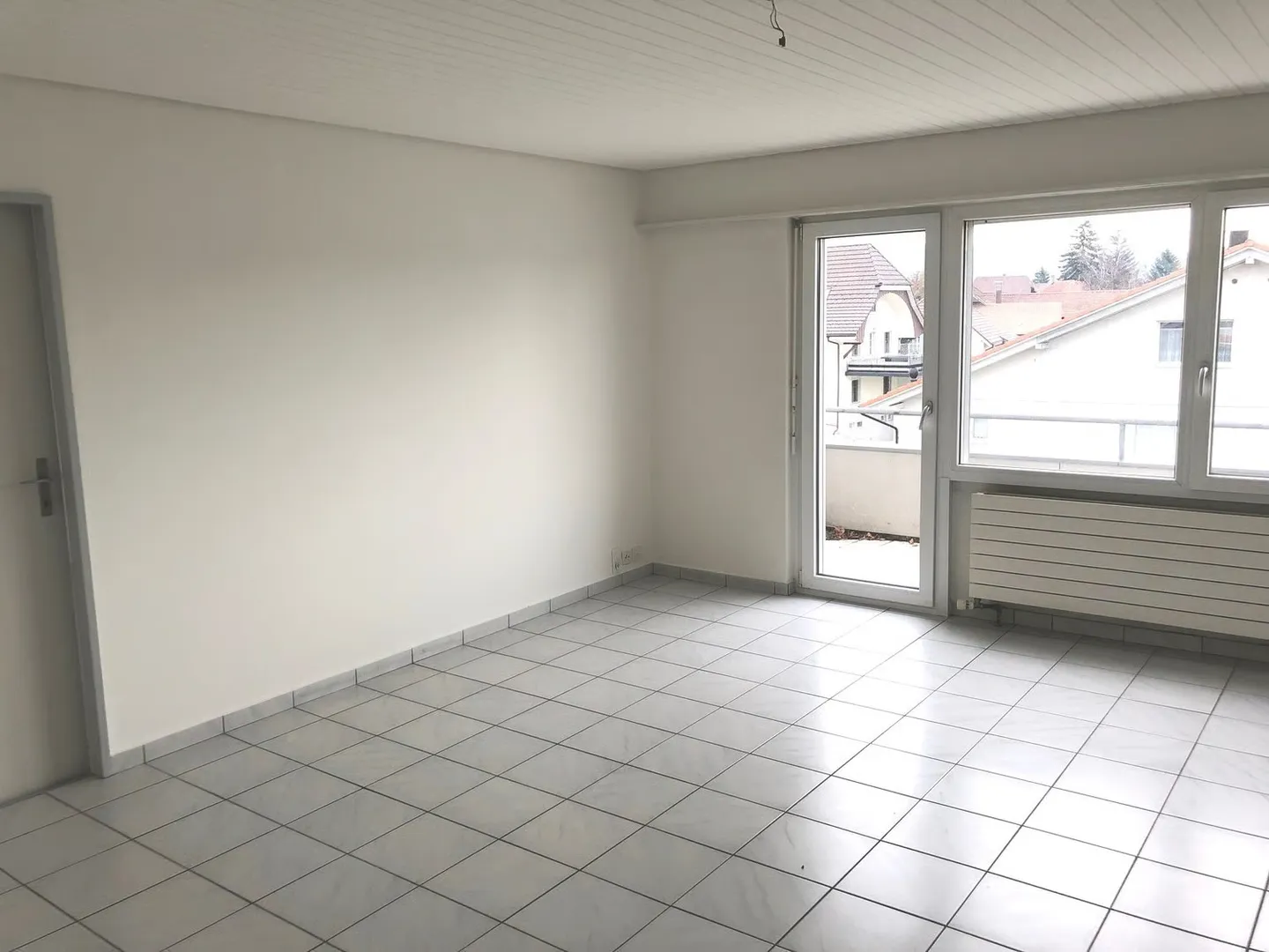 Helle 3.5-Zimmer-Wohnung mit Balkon im ruhigen Schwadernau - Photo 5 of 11