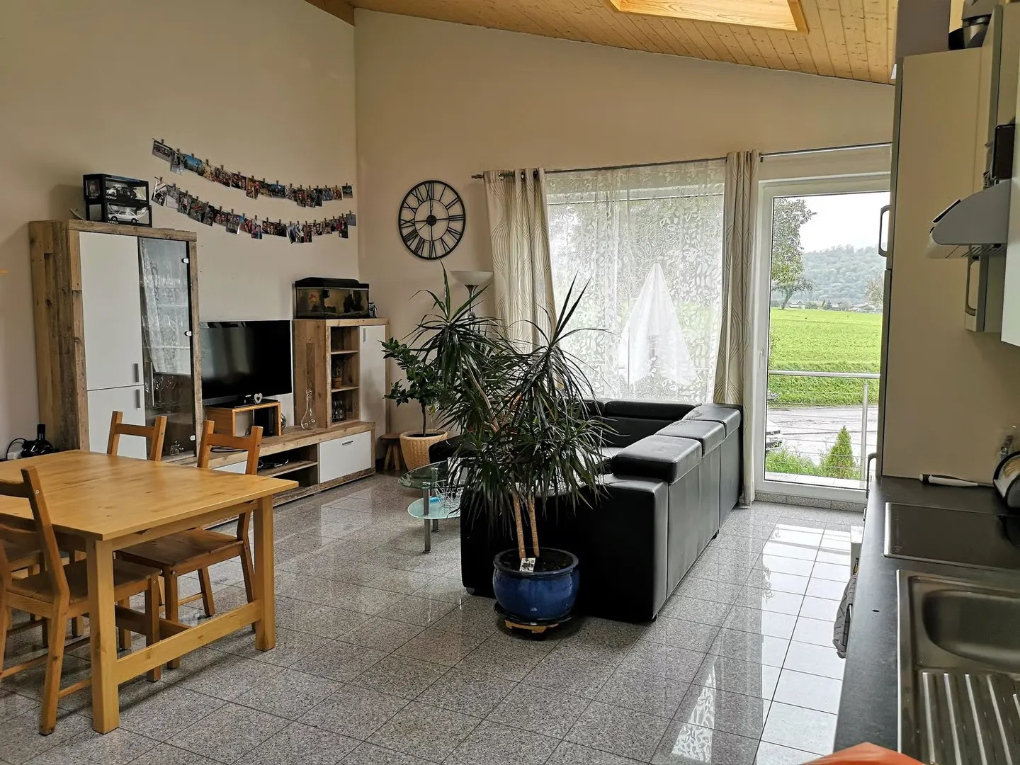 Baisse de prix : maison avec deux appartements loués et un appartement pour le propriétaire - Foto 29 di 51