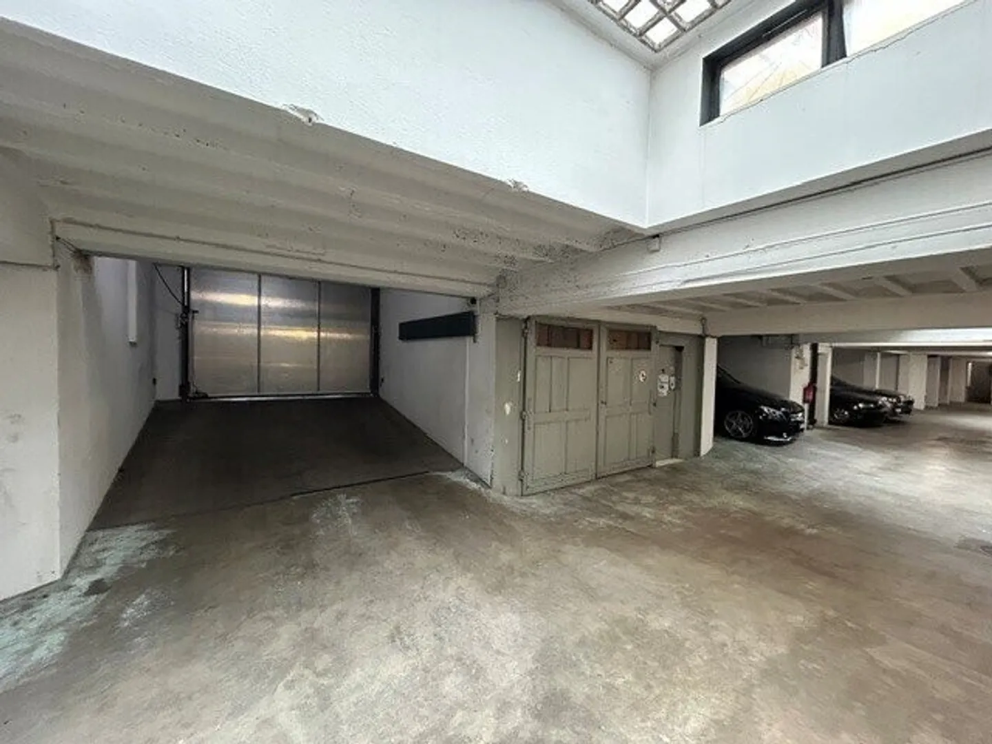 Underground parking space for rent - Photo 2 of 3