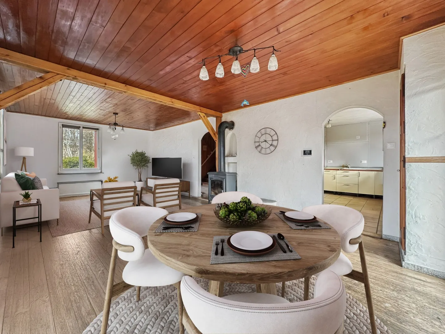 Detached Chalet in an Industrial Area with Development Potential - Photo 7 of 14