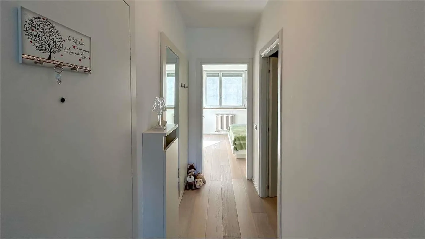 Charmant appartement de 2,5 pièces avec vue sur le lac - Photo 9 sur 10
