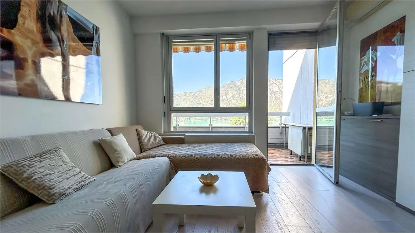 Charmant appartement de 2,5 pièces avec vue sur le lac - Photo 4 sur 10