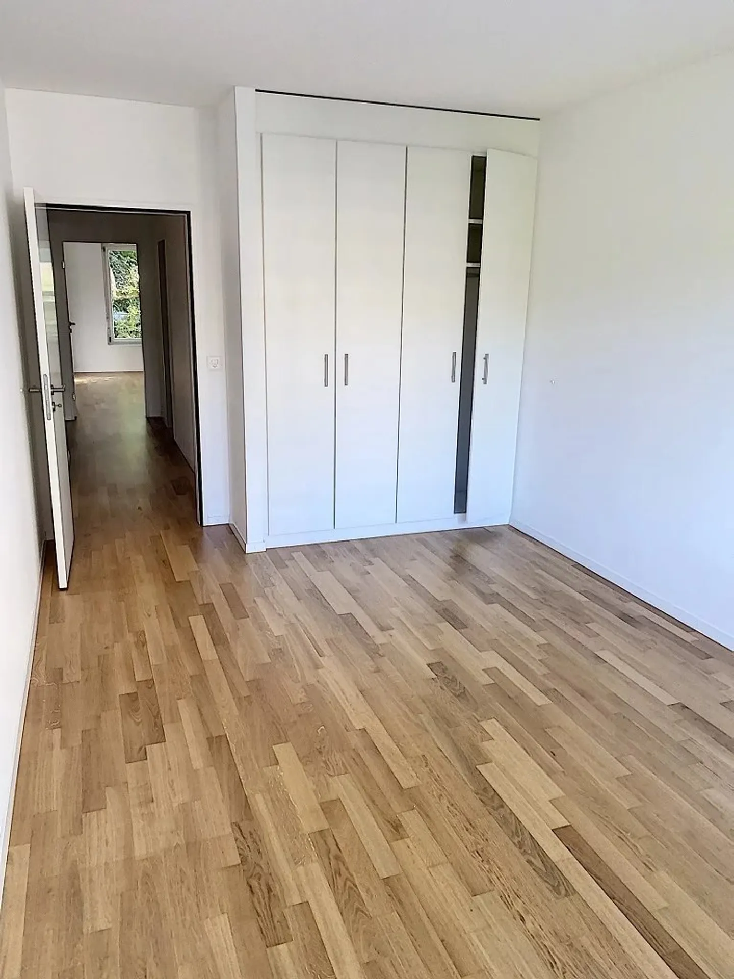 Appartement spacieux avec jardin - Photo 5 sur 11