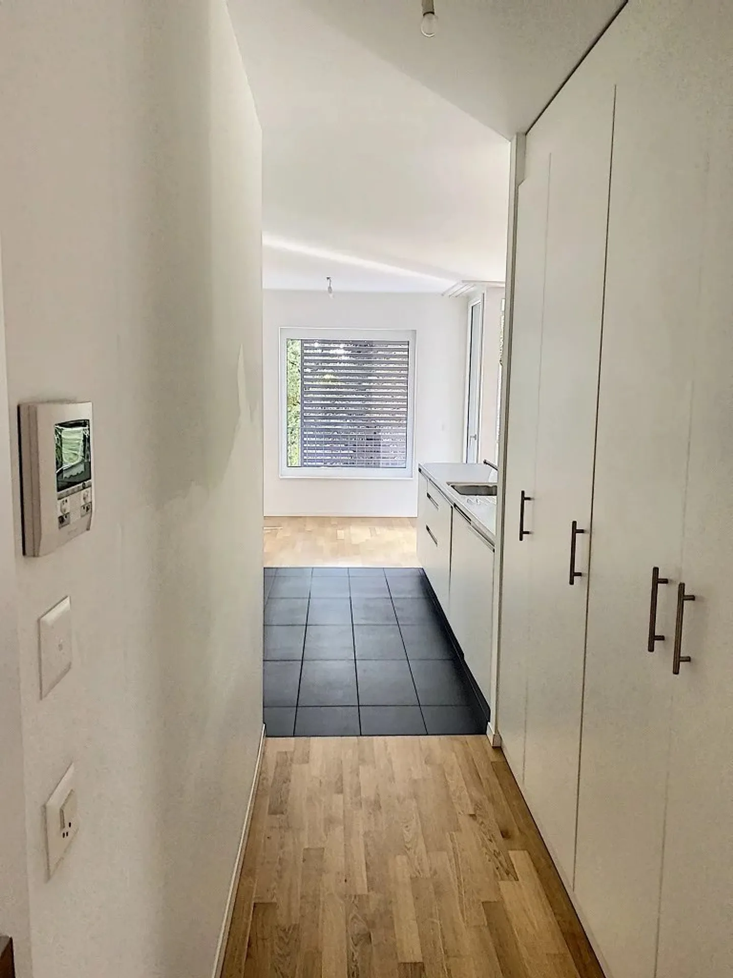 Appartement spacieux avec jardin - Photo 7 sur 11