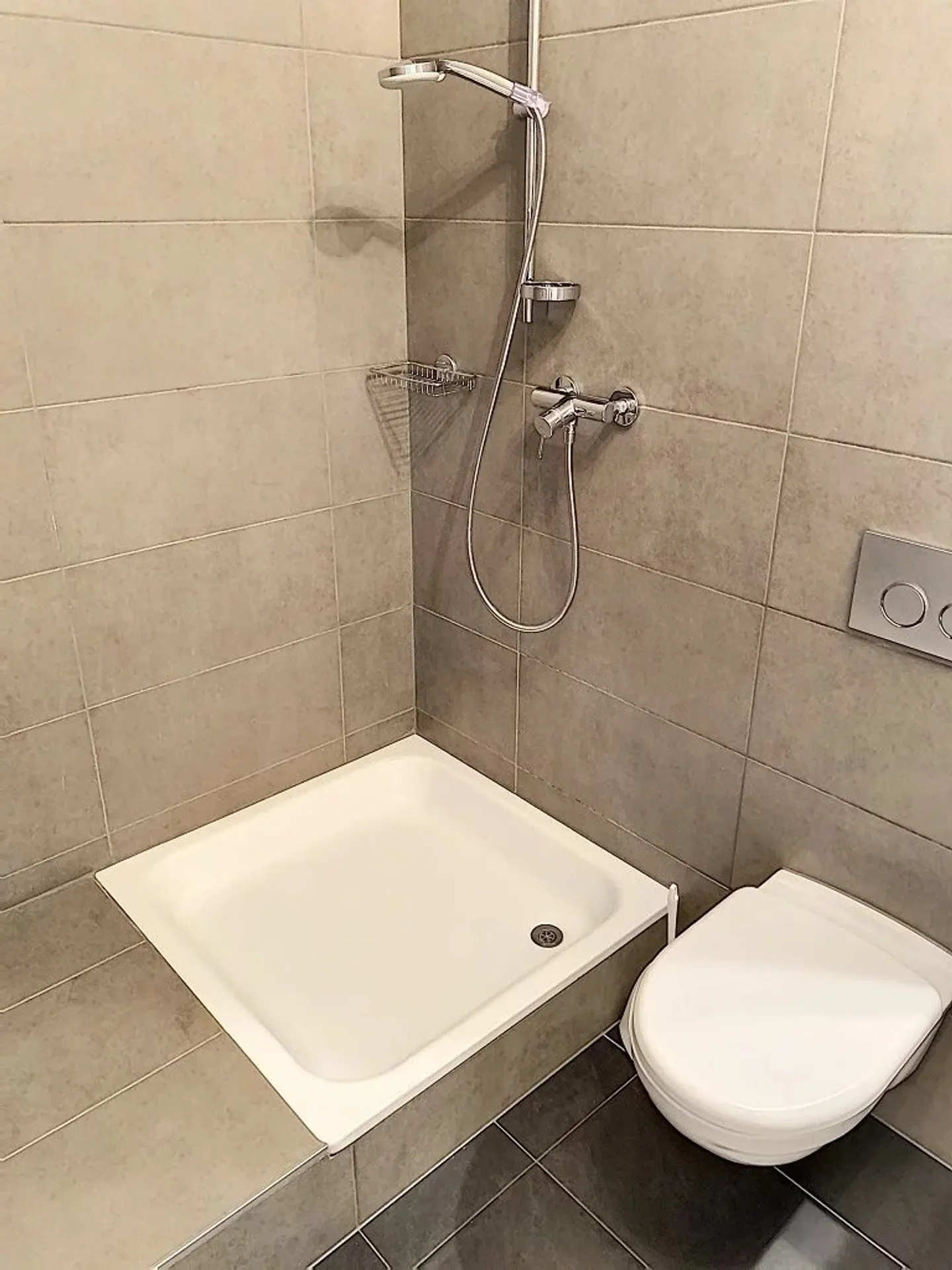 Appartement spacieux avec jardin - Photo 3 sur 11