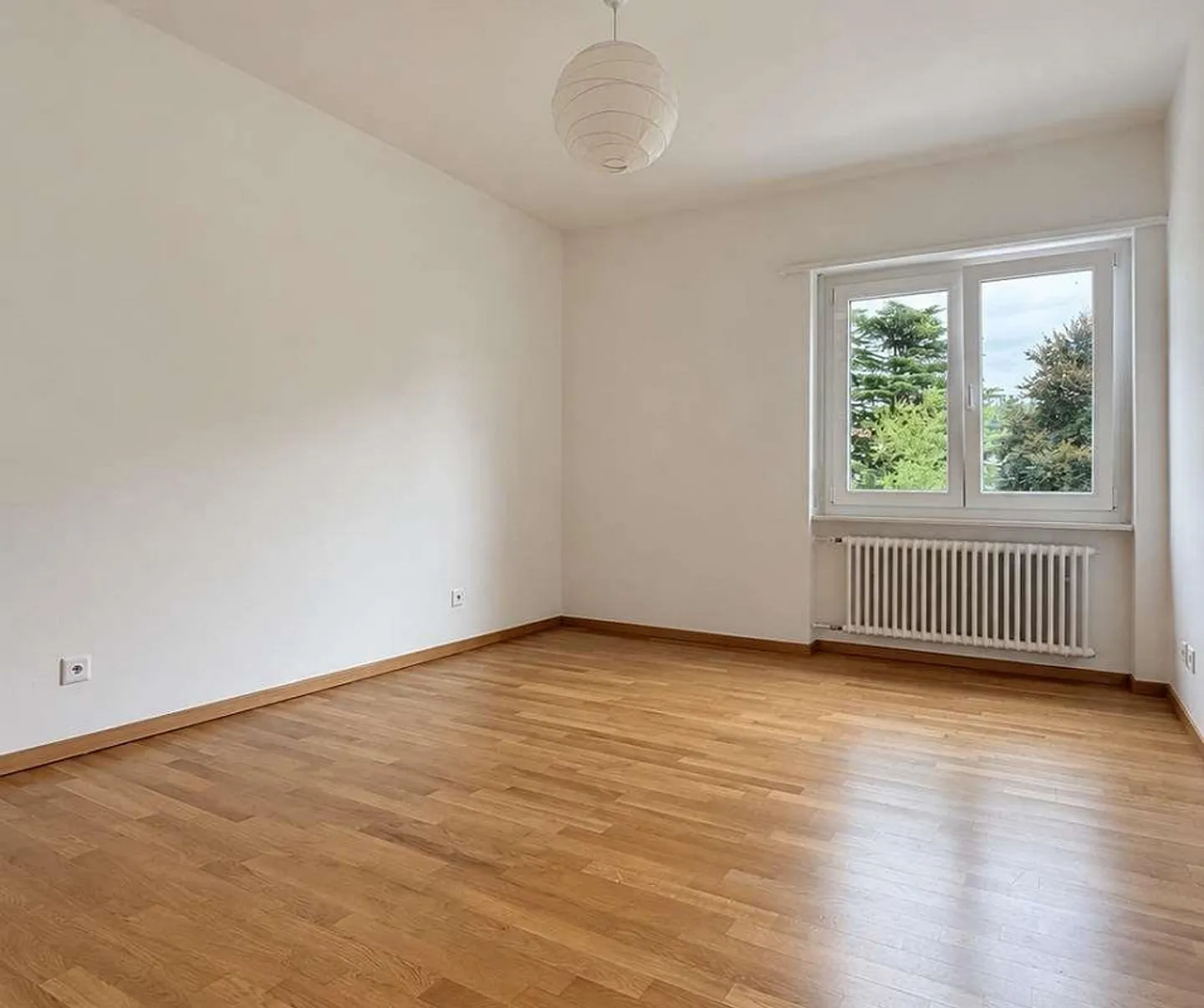 Mendrisio : appartement lumineux de 3,5 pièces avec balcon près du centre - Photo 2 sur 6