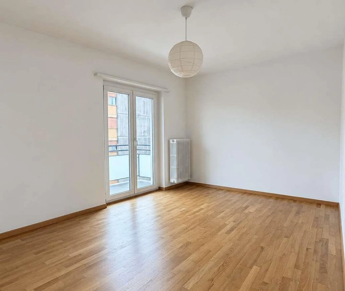 Mendrisio : appartement lumineux de 3,5 pièces avec balcon près du centre - Photo 3 sur 6