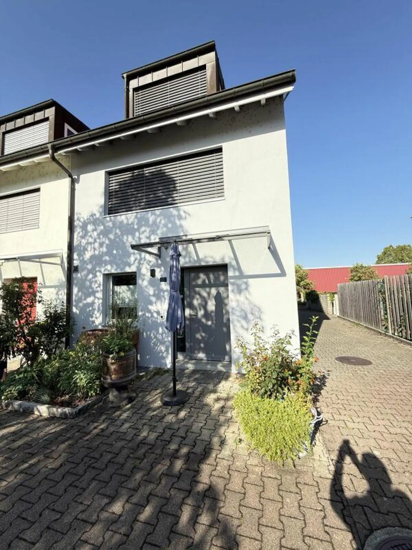 Spacious corner single-family house with 160m2 of living space. - Photo 2 of 18