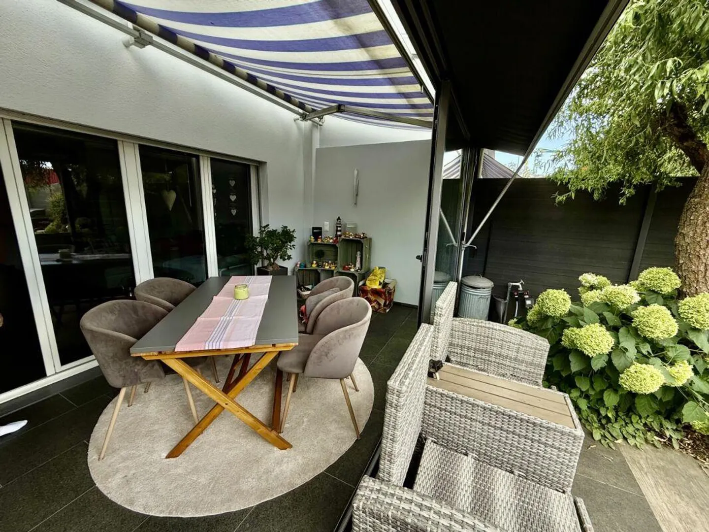 Spacious corner single-family house with 160m2 of living space. - Photo 5 of 18