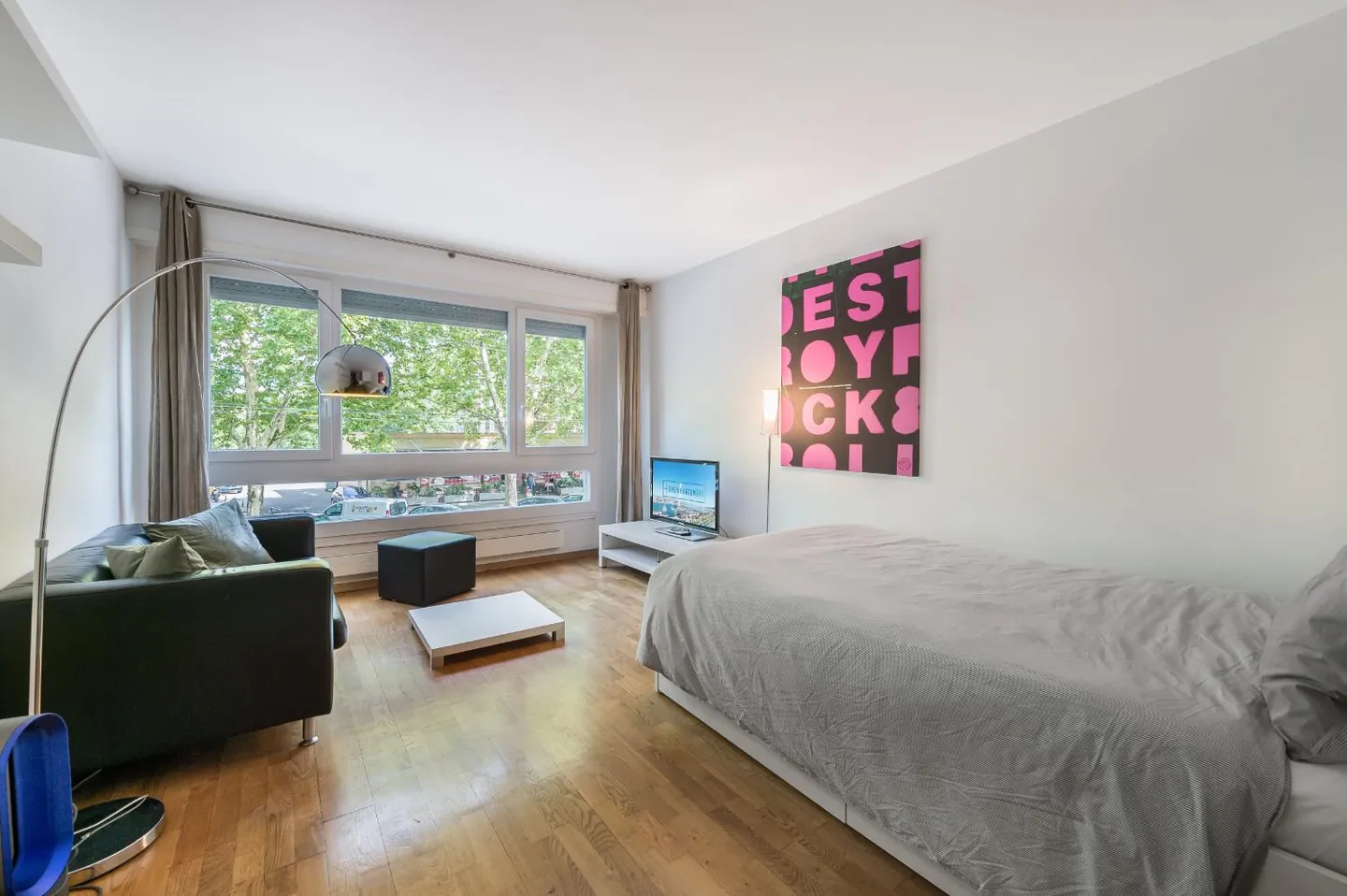 Bright & well-located studio in Charmilles, Geneva - Photo 1 of 5