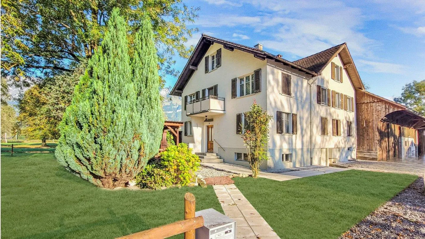 Maison de campagne spacieuse avec jusqu'à 300 m² de surface habitable et beaucoup d'espace extérieur - Photo 1 sur 6